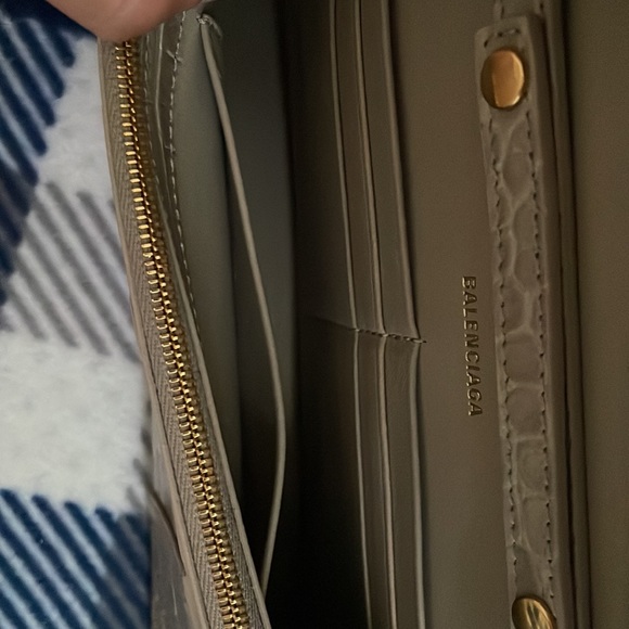 COPY - Balenciaga hourglass wallet on a chain - Picture 2 of 3